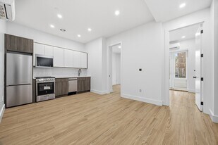 379 Hawthorne St, Unit 1B in Brooklyn, NY - Building Photo
