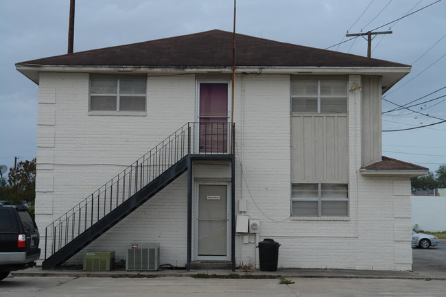 2111 King Ave in Kingsville, TX - Foto de edificio - Building Photo