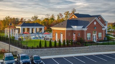 The Allure at Jefferson in Fredericksburg, VA - Foto de edificio - Building Photo