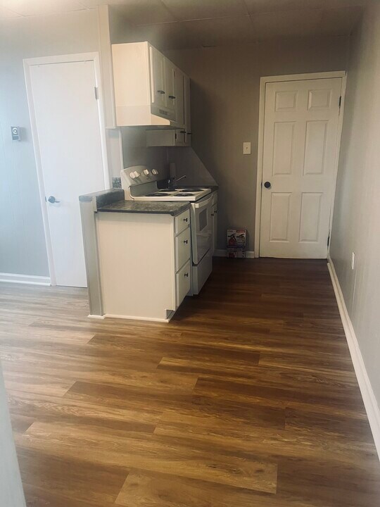 38 S Main St, Unit Apt #5 Efficiency Apt. in Shenandoah, PA - Foto de edificio