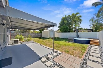 380 NW 47th Ct in Fort Lauderdale, FL - Building Photo - Building Photo