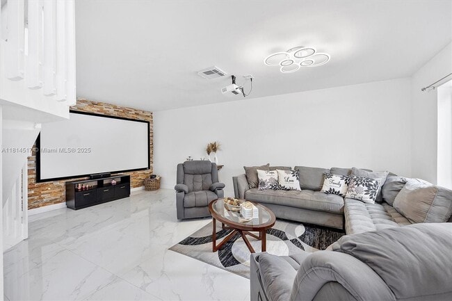 16306 SW 100th Terrace in Miami, FL - Building Photo - Building Photo