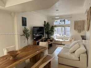 3206 NE 212th St in Aventura, FL - Building Photo - Building Photo