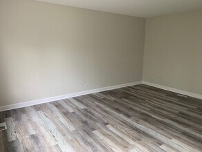3 Tower Ct in Downers Grove, IL - Building Photo - Building Photo
