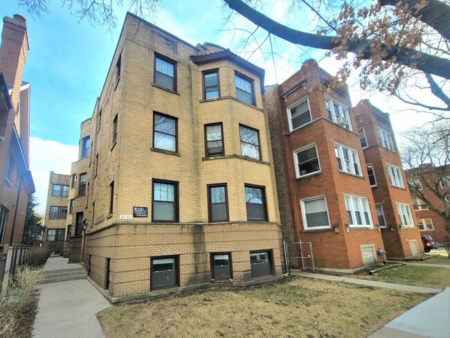 property at 2131 W Giddings