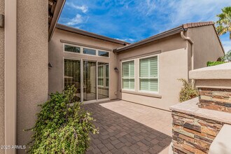 1694 E Azafran Trail in San Tan Valley, AZ - Building Photo - Building Photo