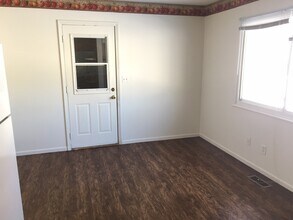 1314 Dillon Dr in Normal, IL - Building Photo - Building Photo