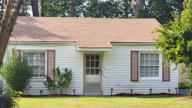 property at 620 W Shawnee Dr