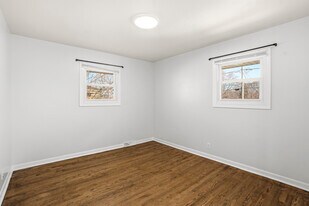 3316 E Bottsford Ave, Unit Upper Unit in Cudahy, WI - Building Photo