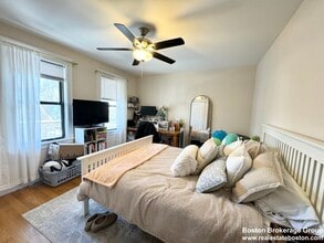 916 Dorchester Ave in Boston, MA - Foto de edificio - Building Photo