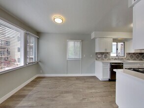 LESTER COURT, LLC in Oakland, CA - Building Photo - Interior Photo