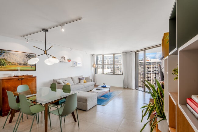 1925 Brickell Ave, Unit D2006 in Miami, FL - Foto de edificio - Building Photo