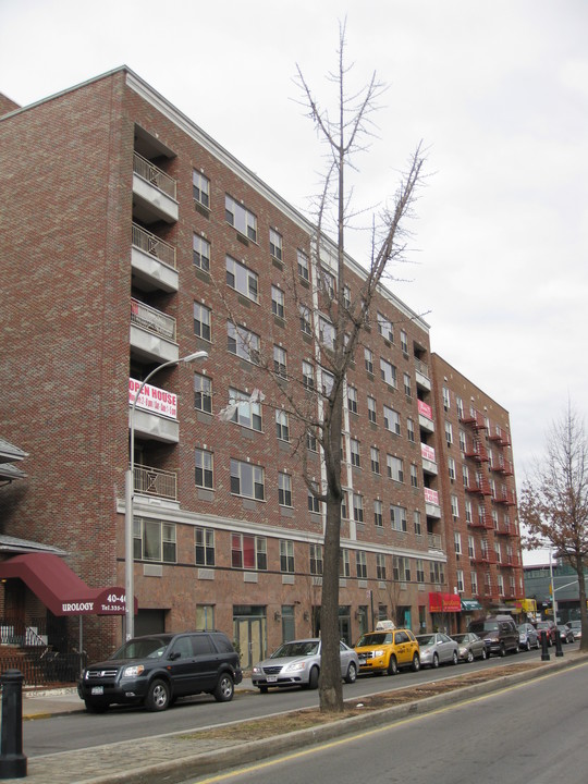 Plaza 75 in Elmhurst, NY - Building Photo