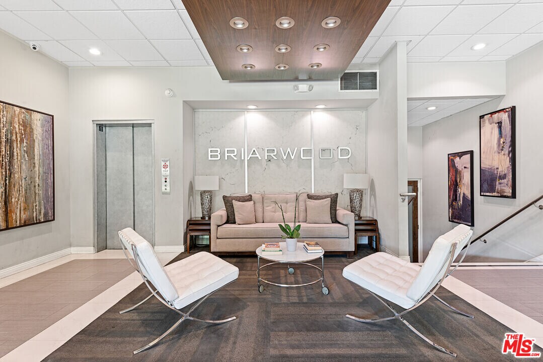 1745 Camino Palmero St in West Hollywood, CA - Building Photo