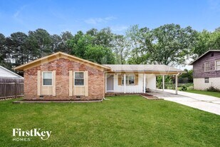 642 Roxbury Dr in Riverdale, GA - Building Photo