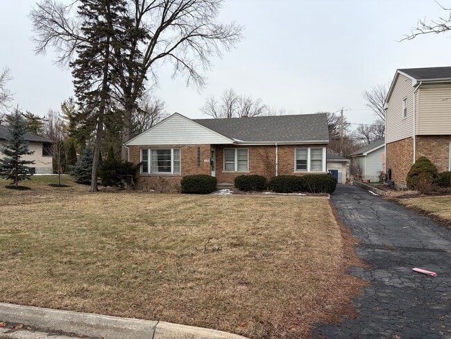 538 Mills St in Hinsdale, IL - Building Photo - Building Photo