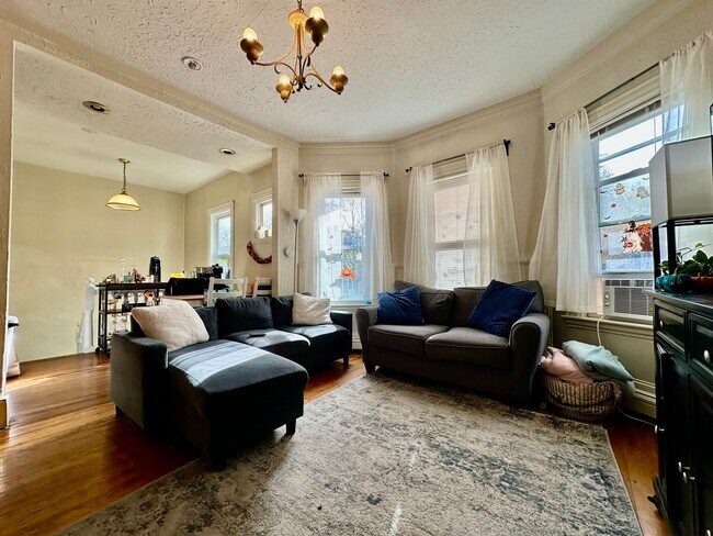 93 Hillside St, Unit 3 in Boston, MA - Building Photo - Building Photo