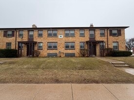 5729 W Lincoln Ave, Unit 1 in West Allis, WI - Building Photo