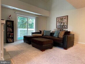 11967 Cardamom Dr in Woodbridge, VA - Building Photo - Building Photo