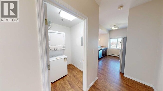 10004-1097A 97A St in Grande Prairie, AB - Building Photo - Building Photo