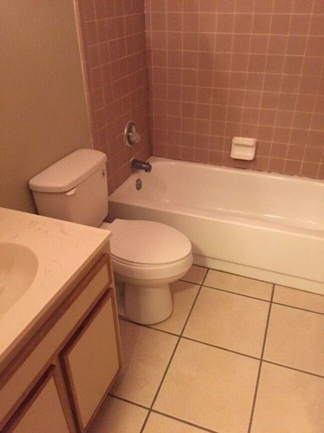 1243 Continental Ct in Tallahassee, FL - Building Photo - Building Photo