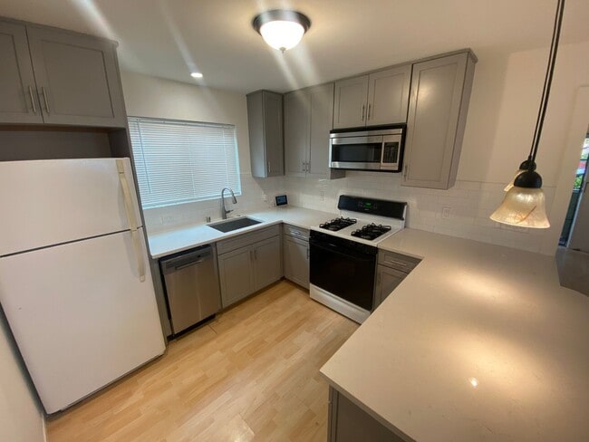 1420 E 33rd St in Oakland, CA - Building Photo - Building Photo