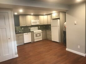 2102 S 8th St, Unit B