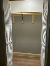 5767 Belcrest St in Houston, TX - Foto de edificio - Building Photo