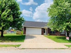 917 E Mimosa Pl in Rogers, AR - Building Photo