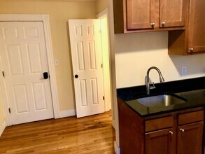 5-7 Blake St, Unit 5 in Cambridge, MA - Building Photo - Building Photo