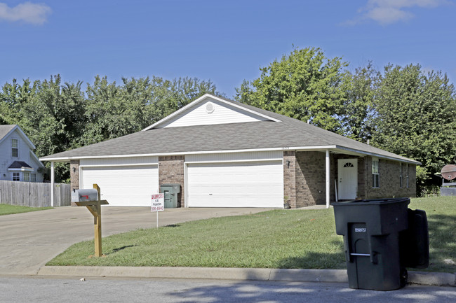 1637-1647 N Saddlehorn Ave in Fayetteville, AR - Building Photo - Building Photo