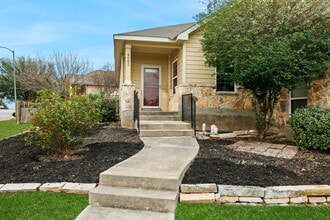 9002 Summit Lk in San Antonio, TX - Foto de edificio - Building Photo