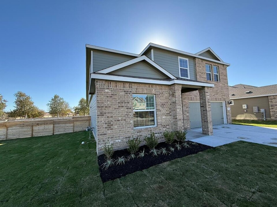 125 Carmello in Kyle, TX - Building Photo