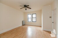 4853 N Damen Ave, Unit 002 in Chicago, IL - Building Photo - Building Photo