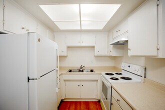 Regency Square Apartments in San Jose, CA - Building Photo - Interior Photo