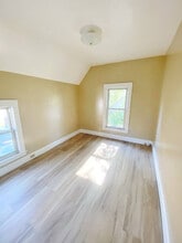 73 W Gibson St in Canandaigua, NY - Foto de edificio - Building Photo