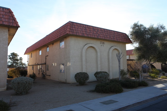 1720 Cordoba Ln in Las Vegas, NV - Foto de edificio - Building Photo