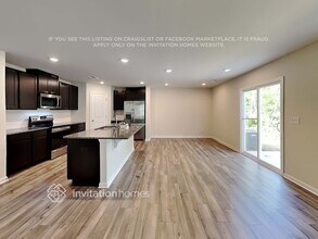 2604 Turtle Point Rd in Charlotte, NC - Foto de edificio - Building Photo