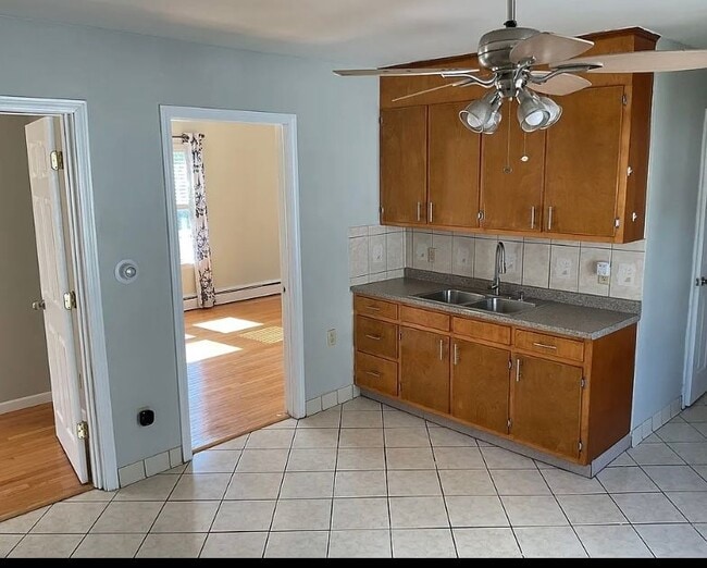 50 Magnolia St in New Britain, CT - Building Photo - Building Photo