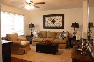 390 Dr Martin Luther King Pky in Athens, GA - Building Photo - Building Photo