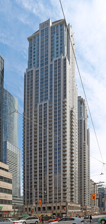 College Park- North Tower in Toronto, ON - Building Photo