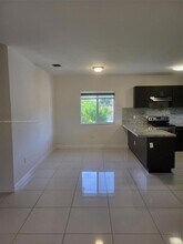 1027 SW 11th Ave in Miami, FL - Building Photo - Building Photo