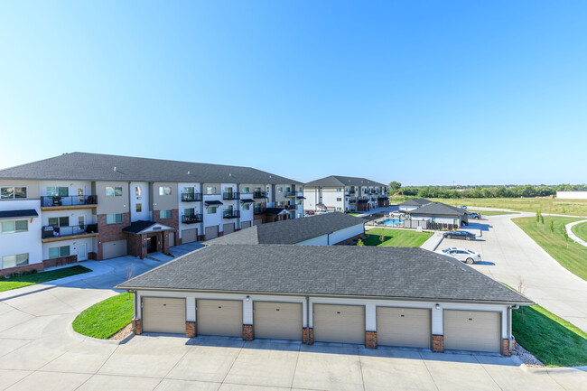 Pioneer Trail Flats in Hastings, NE - Building Photo - Building Photo