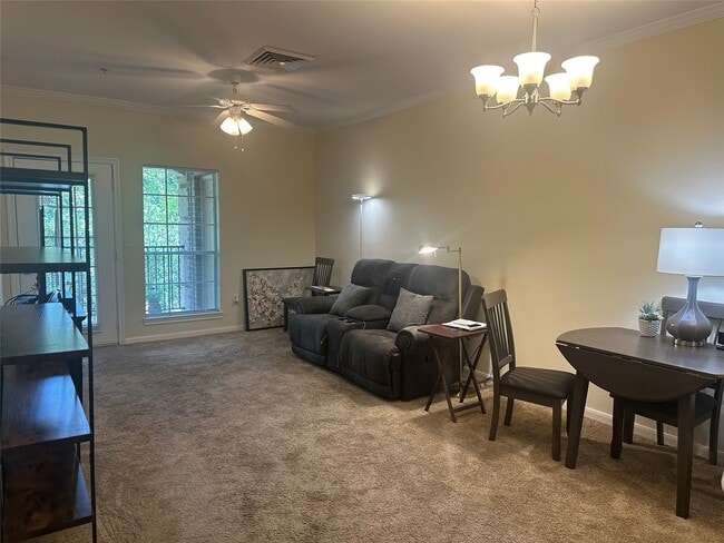 2815 Kings Crossing Dr in Houston, TX - Building Photo - Building Photo