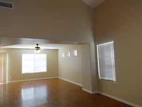 3501 N 106th Ln in Avondale, AZ - Foto de edificio - Building Photo