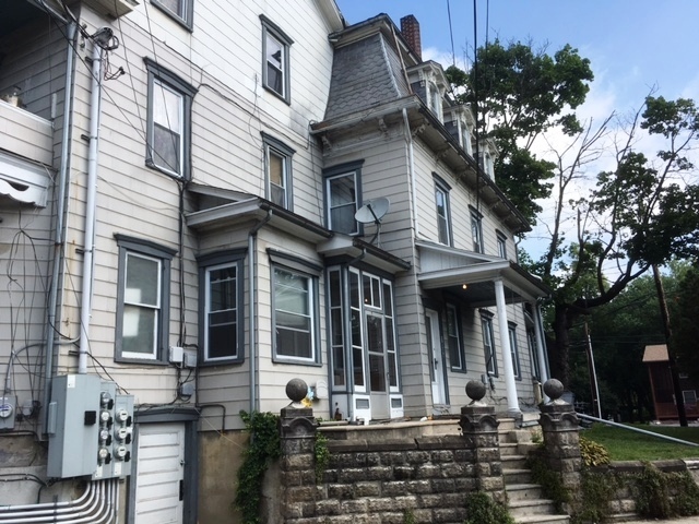 100 Main St in Easton, PA - Building Photo - Building Photo