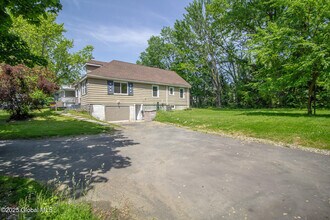 108 Indiana Ave in Rensselaer, NY - Building Photo - Building Photo