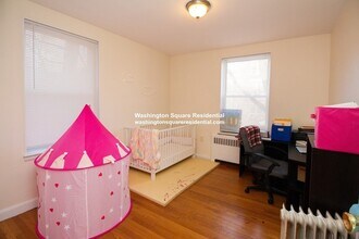 132 Beaconsfield Rd, Unit 2 in Brookline, MA - Building Photo - Building Photo