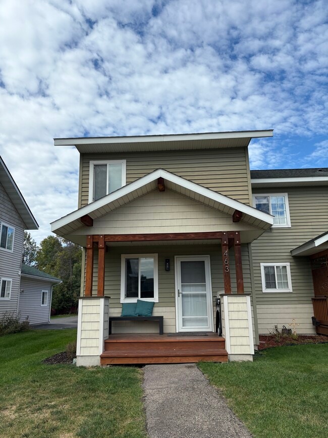 property at 463 Aspen Ct