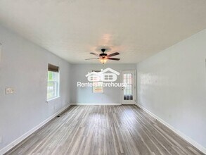 166 E Bayview Blvd in Norfolk, VA - Building Photo - Building Photo